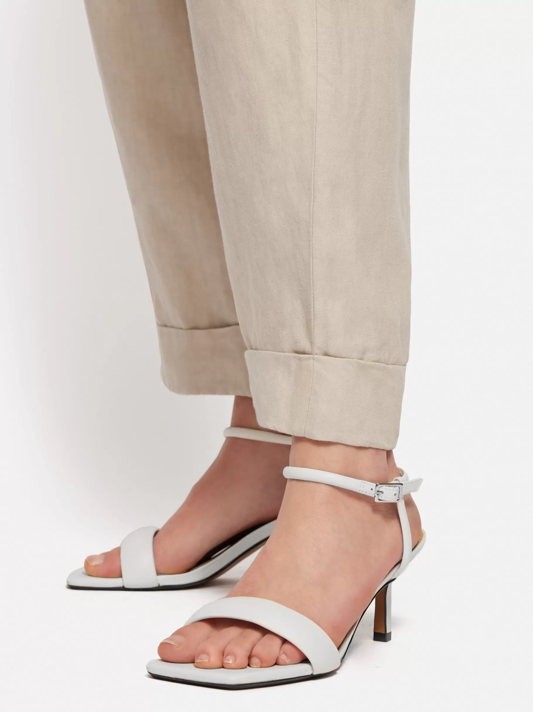 Jigsaw Party-Iris Heel White