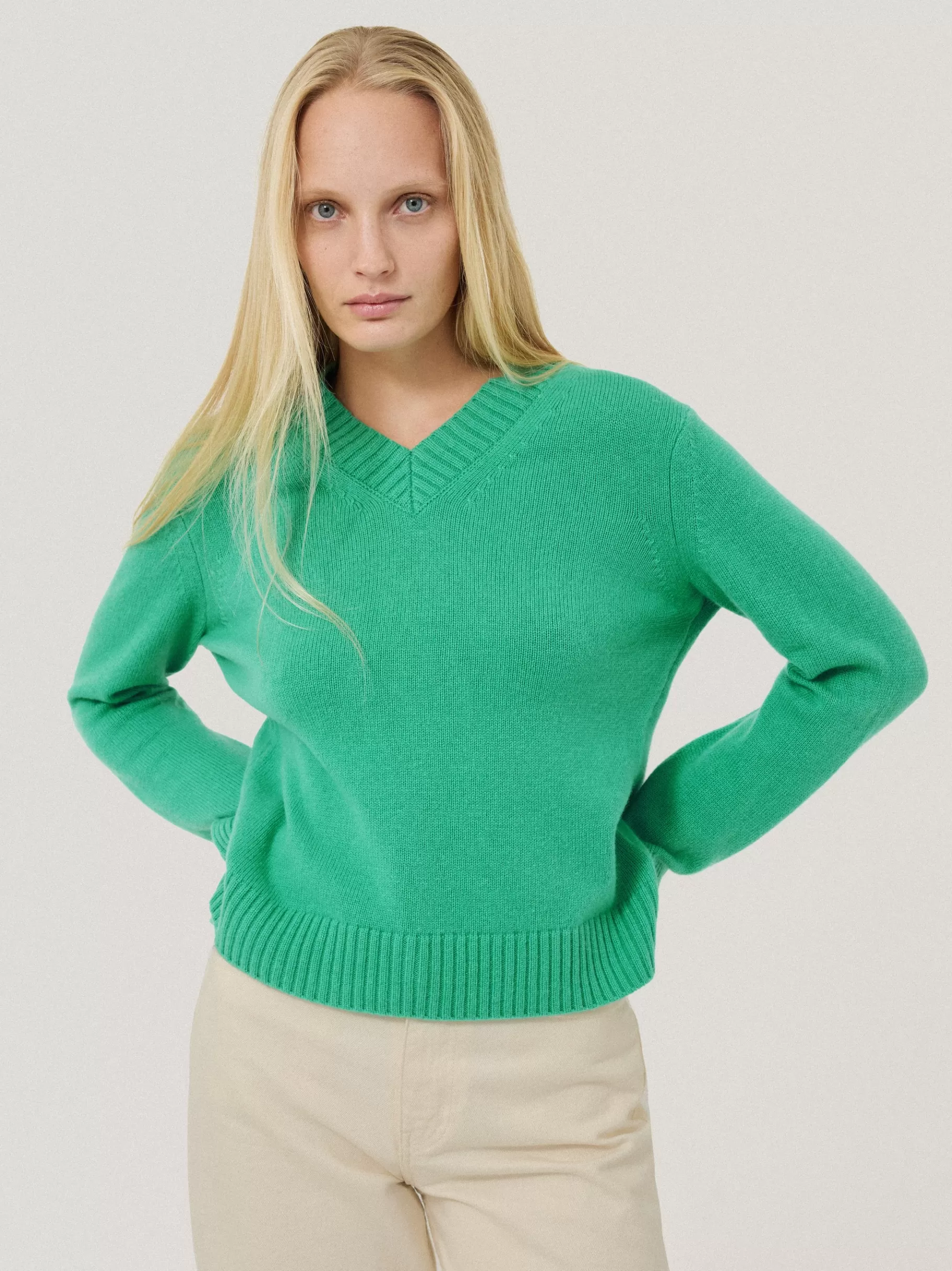 Jigsaw Knitwear & Cashmere-Wool Cashmere Blend V Neck Green