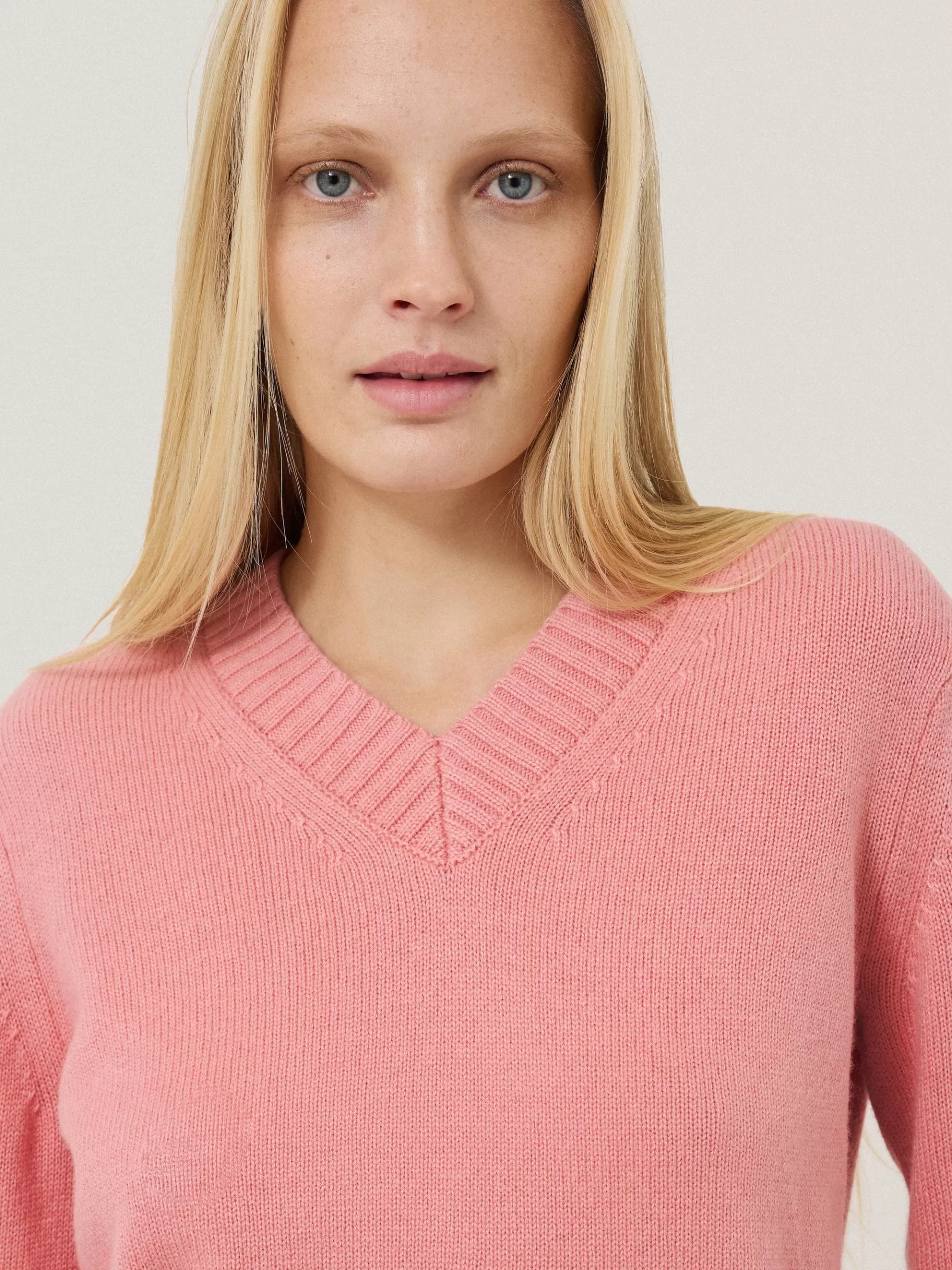 Jigsaw Knitwear & Cashmere-Wool Cashmere Blend V Neck Pink